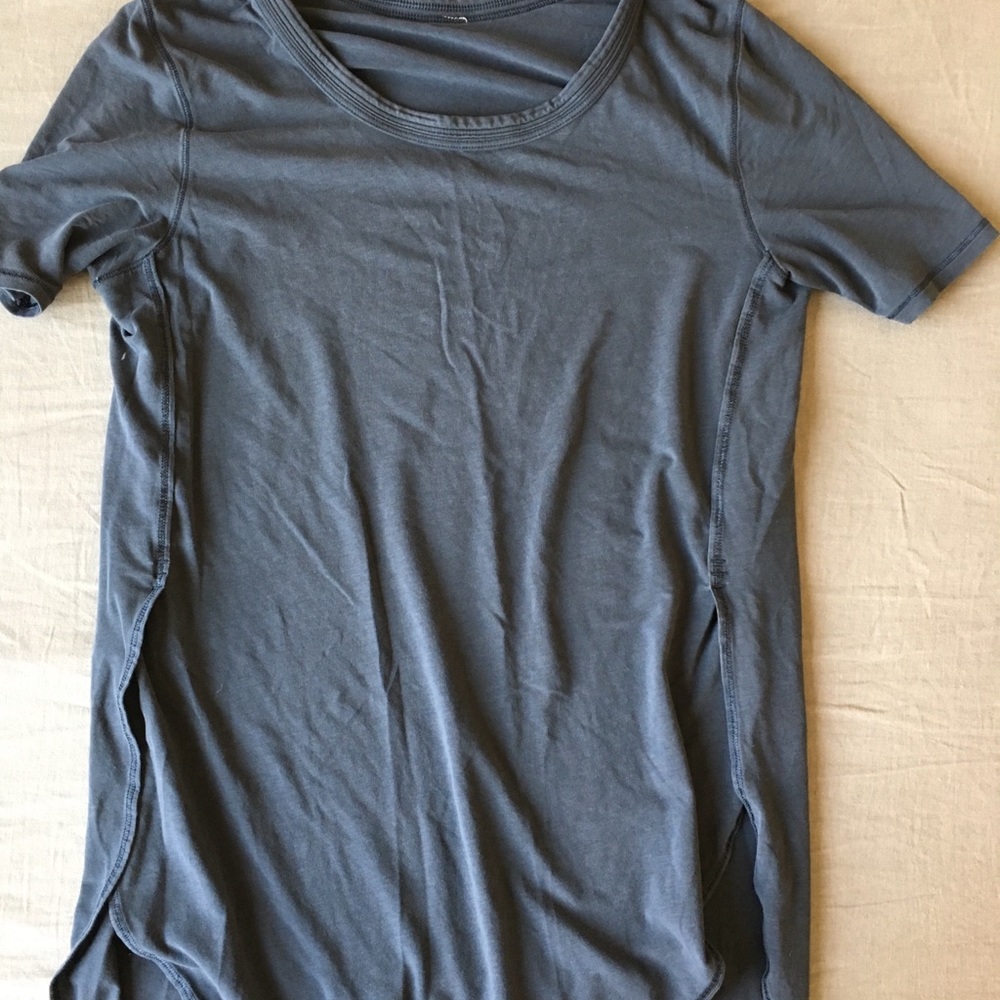 ❤️sold❤️Lululemon om tee 6